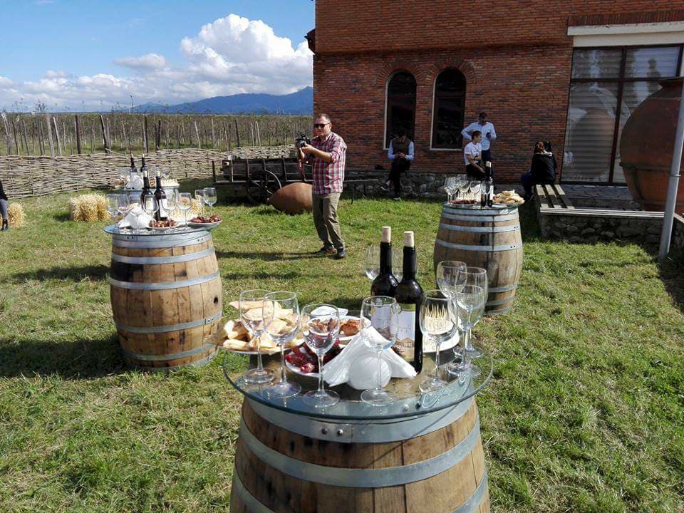 დეპუტატები რთველში