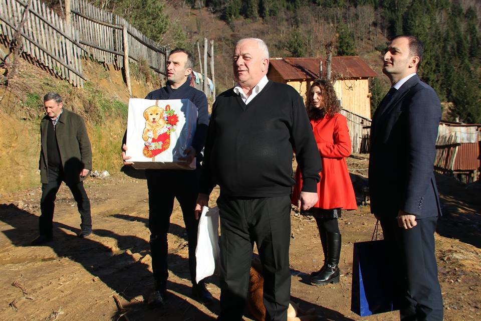 საახალწლო საჩუქრები უმაღლესი საბჭოსაგან