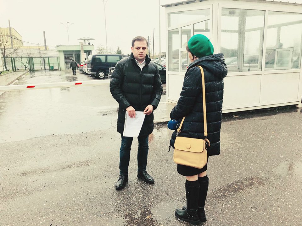 ცოტნე ანანიძე მერაბ ღოღობერიძეს ხვდება