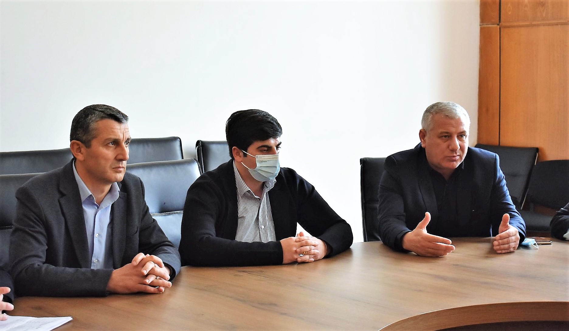 ფრიდონ ფუტკარაძე „სასოფლო-სამეურნეო სავარგულების ხვნა-თესვის“ პროგრამასთან დაკავშირებით გამართულ  სამუშაო შეხვედრაში მონაწილეობდა