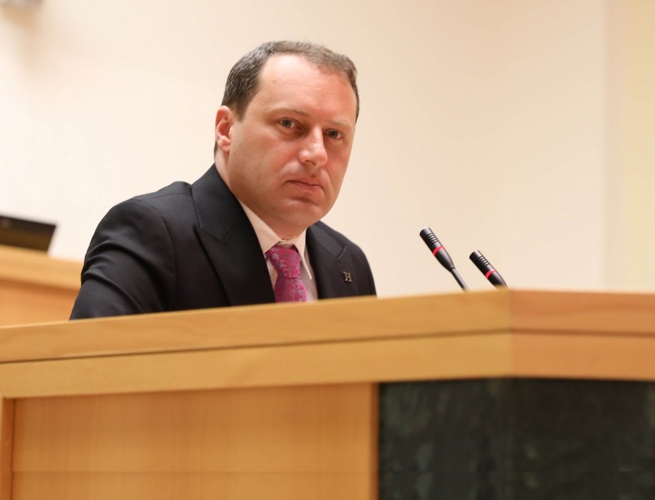 ლადო მგალობლიშვილმა საქართველოს პარლამენტის პლენარულ სხდომაზე, მესამე მოსმენით წარადგინა საკანონმდებლო ინიციატივა „ნორმატიული აქტების შესახებ“ საქართველოს ორგანულ კანონში ცვლილების შესახებ