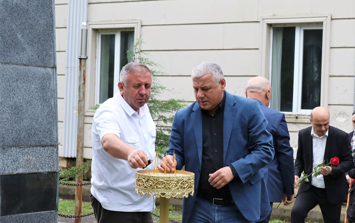 ფრიდონ ფუტკარაძე ხელვაჩაურის მუნიციპალიტეტში რეპრესირებულთა ხსოვნის დღისადმი მიძღვნილ ღონისძიებას დაესწრო