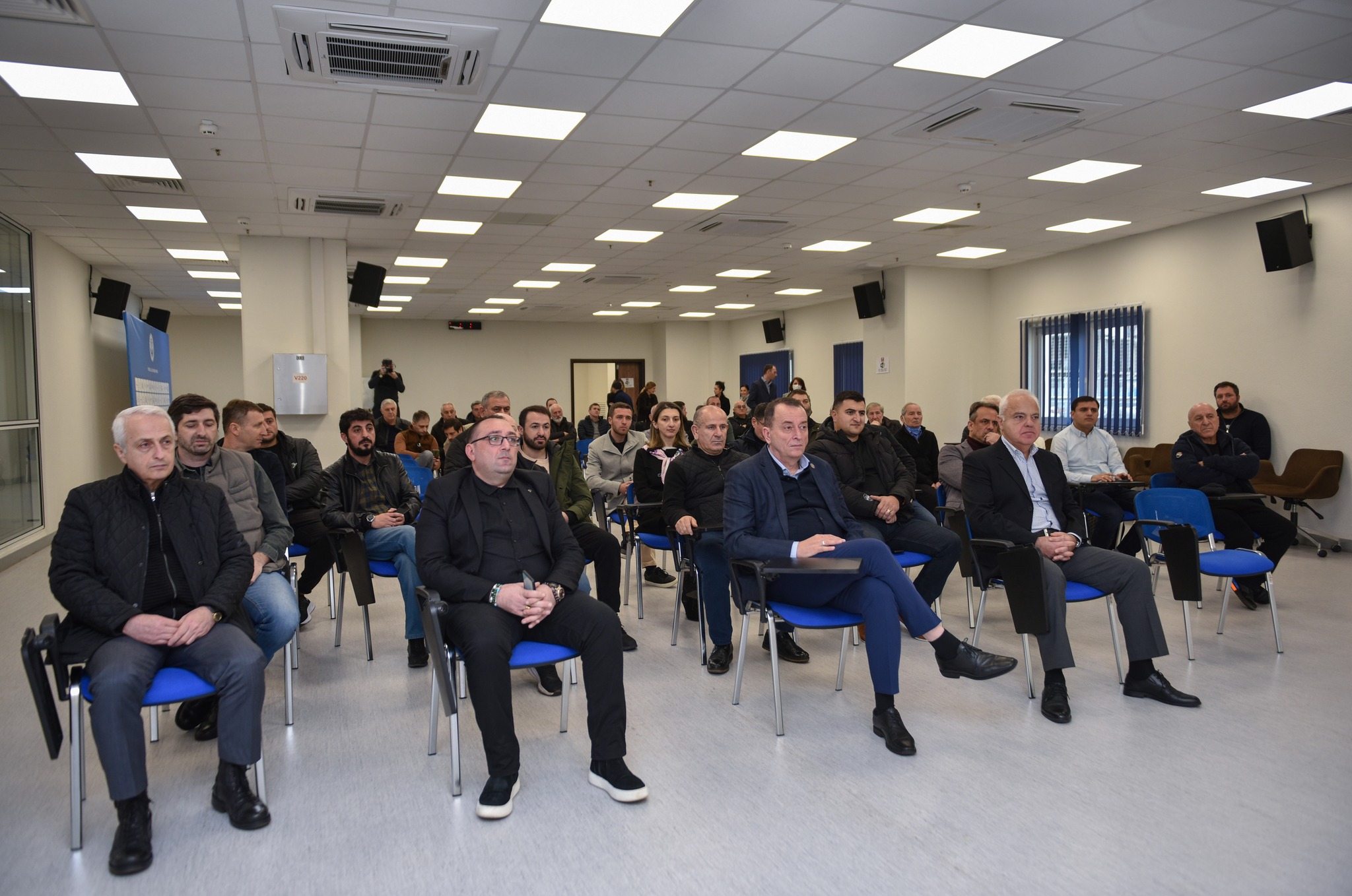 ილია ვერძაძე სპორტული ფედერაციებისა და სპორტული კლუბების წარმომადგენლებთან გამართულ შეხვედრას დაესწრო