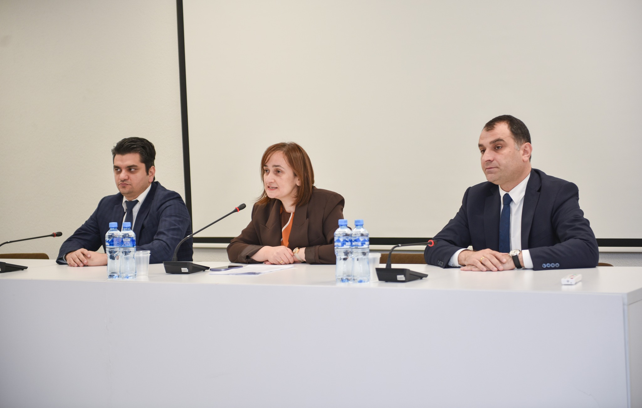 ილია ვერძაძე სპორტული ფედერაციებისა და სპორტული კლუბების წარმომადგენლებთან გამართულ შეხვედრას დაესწრო