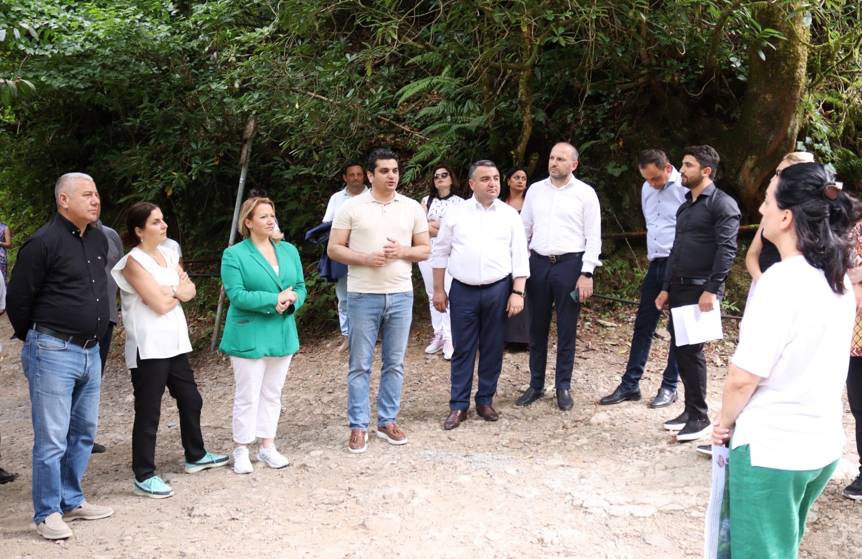 ხელისუფლების წარმომადგენლებმა 10-მდე ტურისტული მიმართულება მოინახულეს, სადაც მცირე ტურისტული ინფრასტრუქტურა ეწყობა