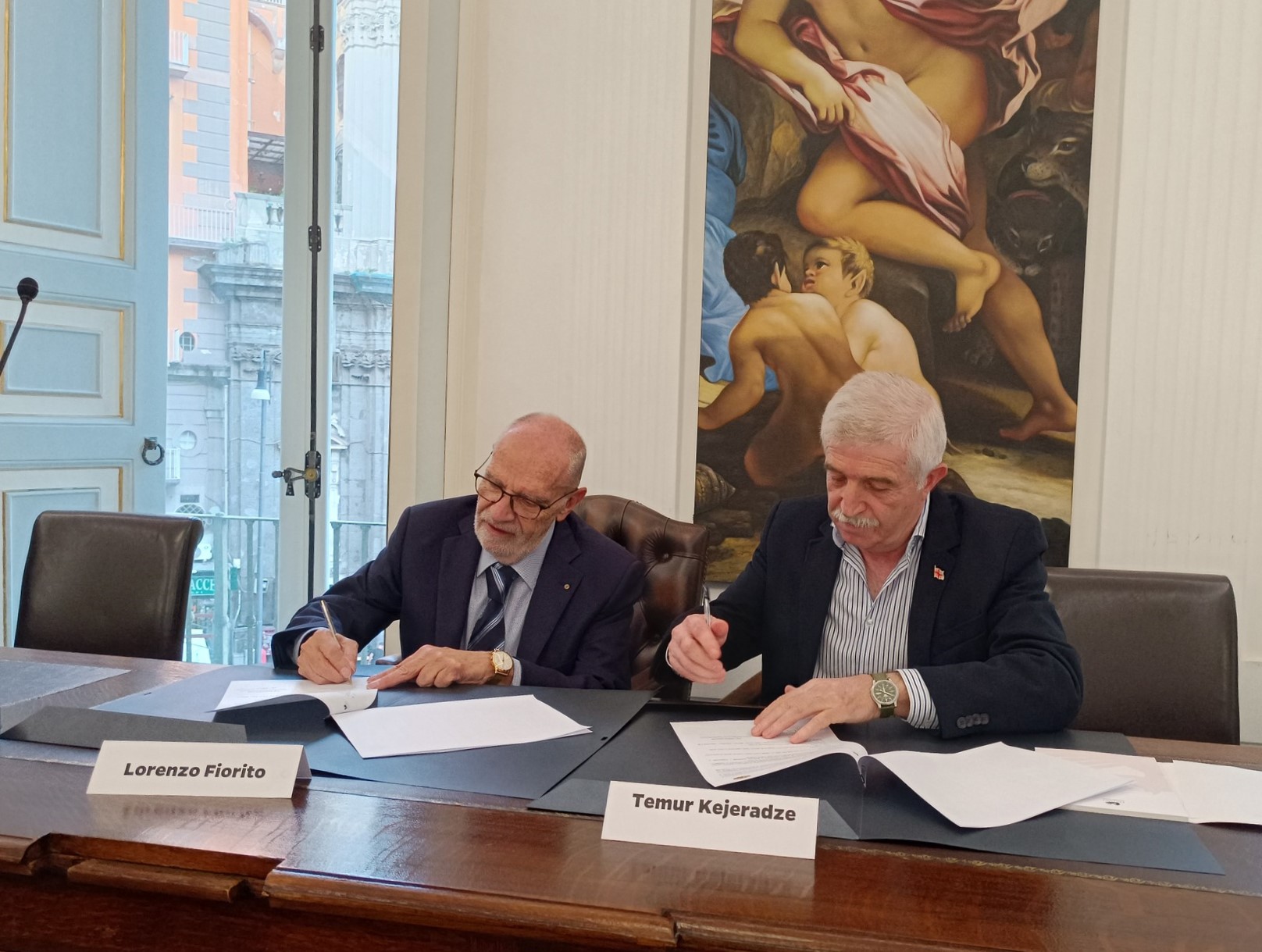 ირაკლი ჩავლეიშვილი, აჭარის დელეგაციასთან ერთად,  ქალაქ ნეაპოლში, კამპანიის რეგიონის საბჭოს თავმჯდომარის მოადგილეს შეხვდა