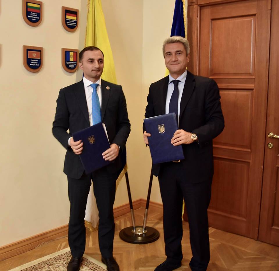 დავით გაბაიძემ აჭარის ავტონომიური რესპუბლიკის უმაღლეს საბჭოსა და ოდესის რეგიონულ საბჭოს შორის თანამშრომლობის შესახებ მემორანდუმს მოაწერა ხელი