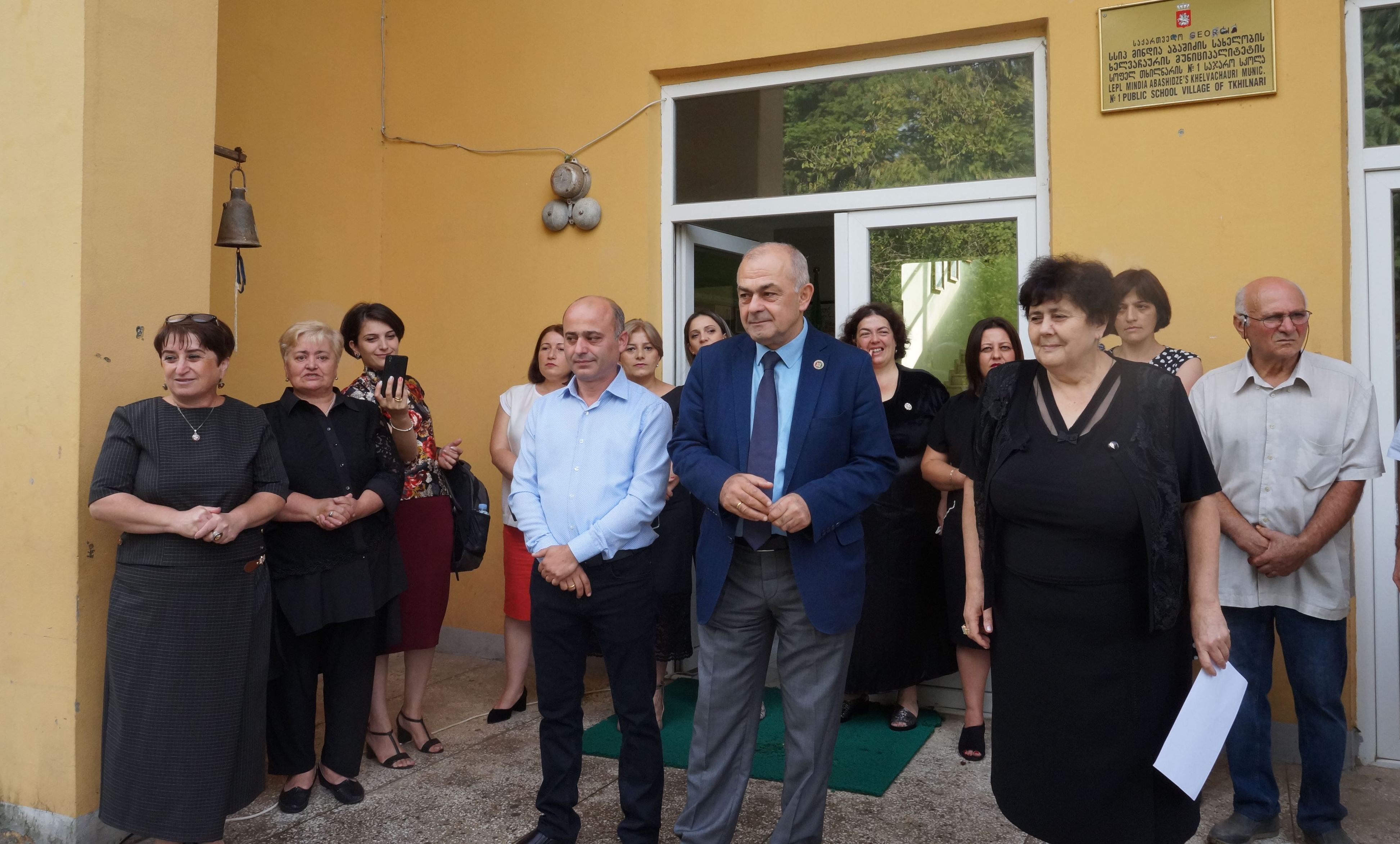 მერაბ კარანაძემ მოსწავლეებს სასწავლო წლის დაწყება მიულოცა