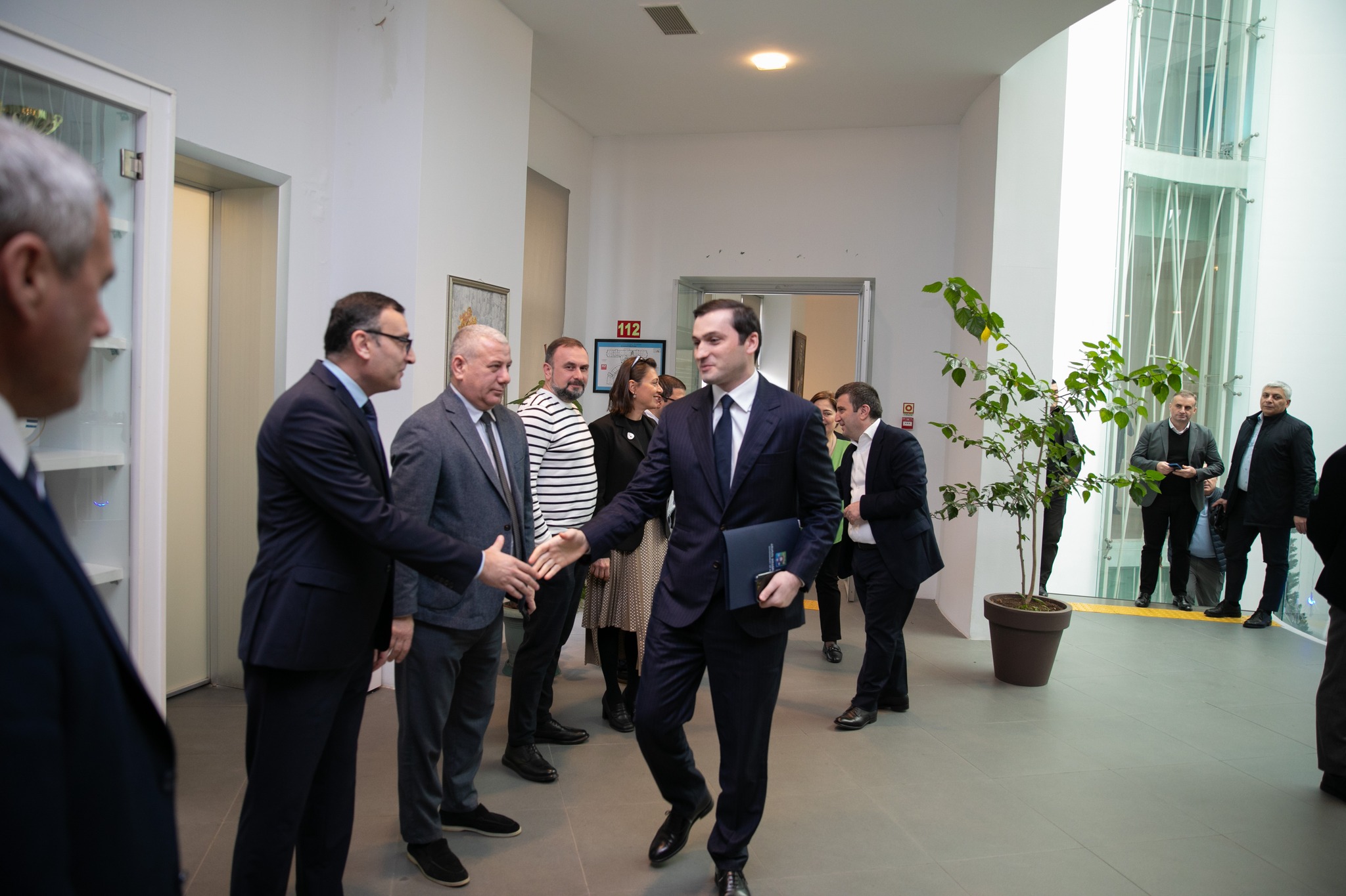 კომიტეტებში აჭარის მთავრობის თავმჯდომარისა და მინისტრობის კანდიდატებს მოუსმინეს
