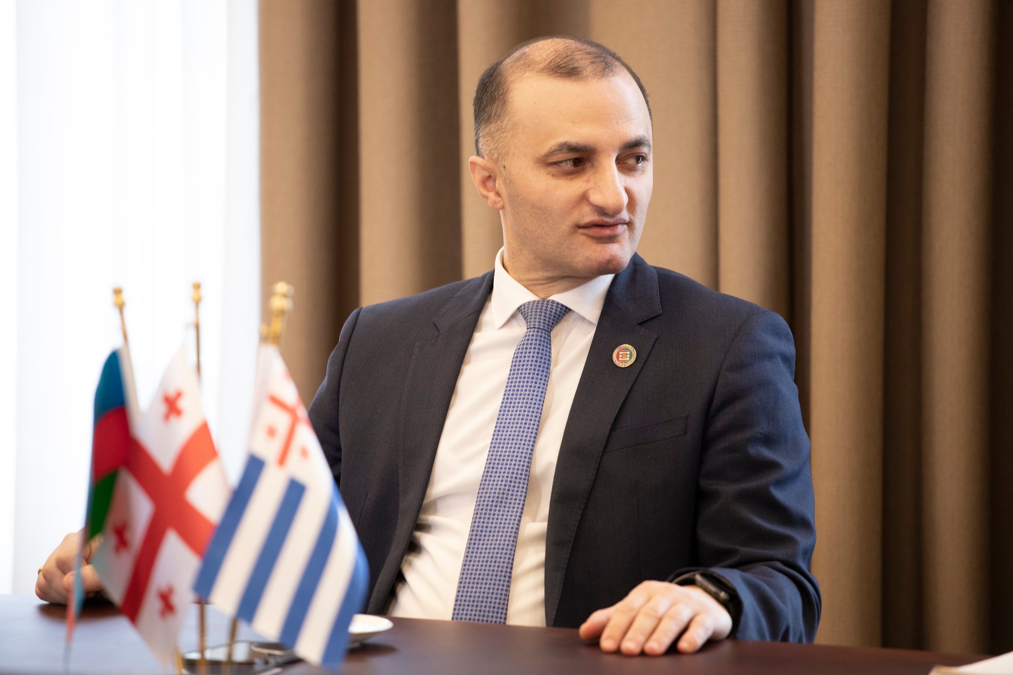 დავით გაბაიძემ ფუად აზიზოვს უმასპინძლა