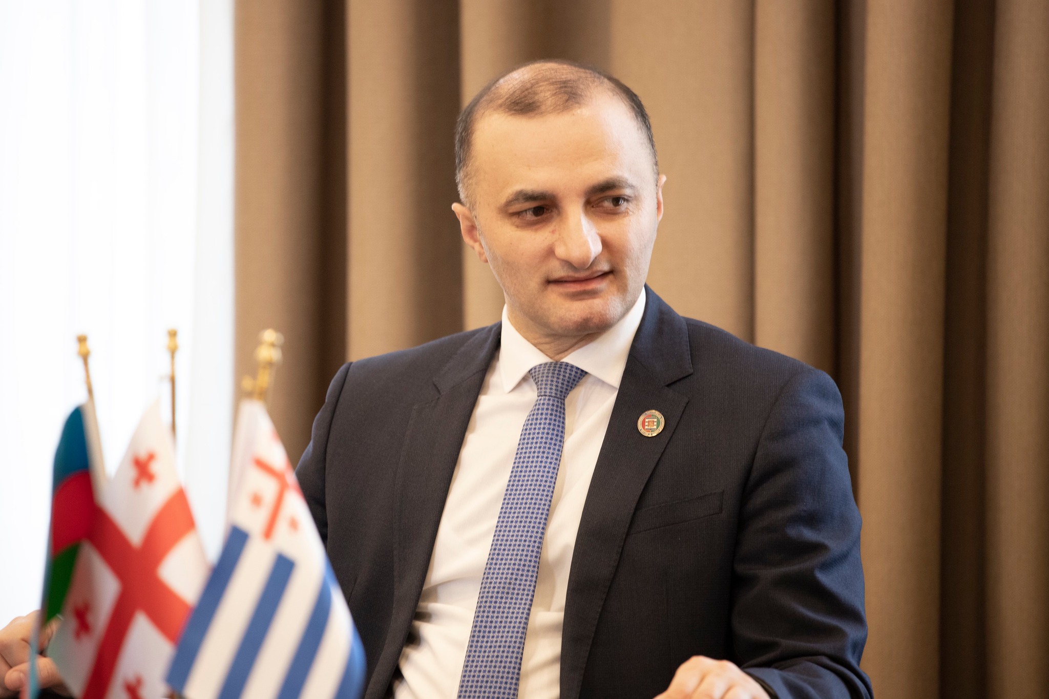 დავით გაბაიძემ ფუად აზიზოვს უმასპინძლა