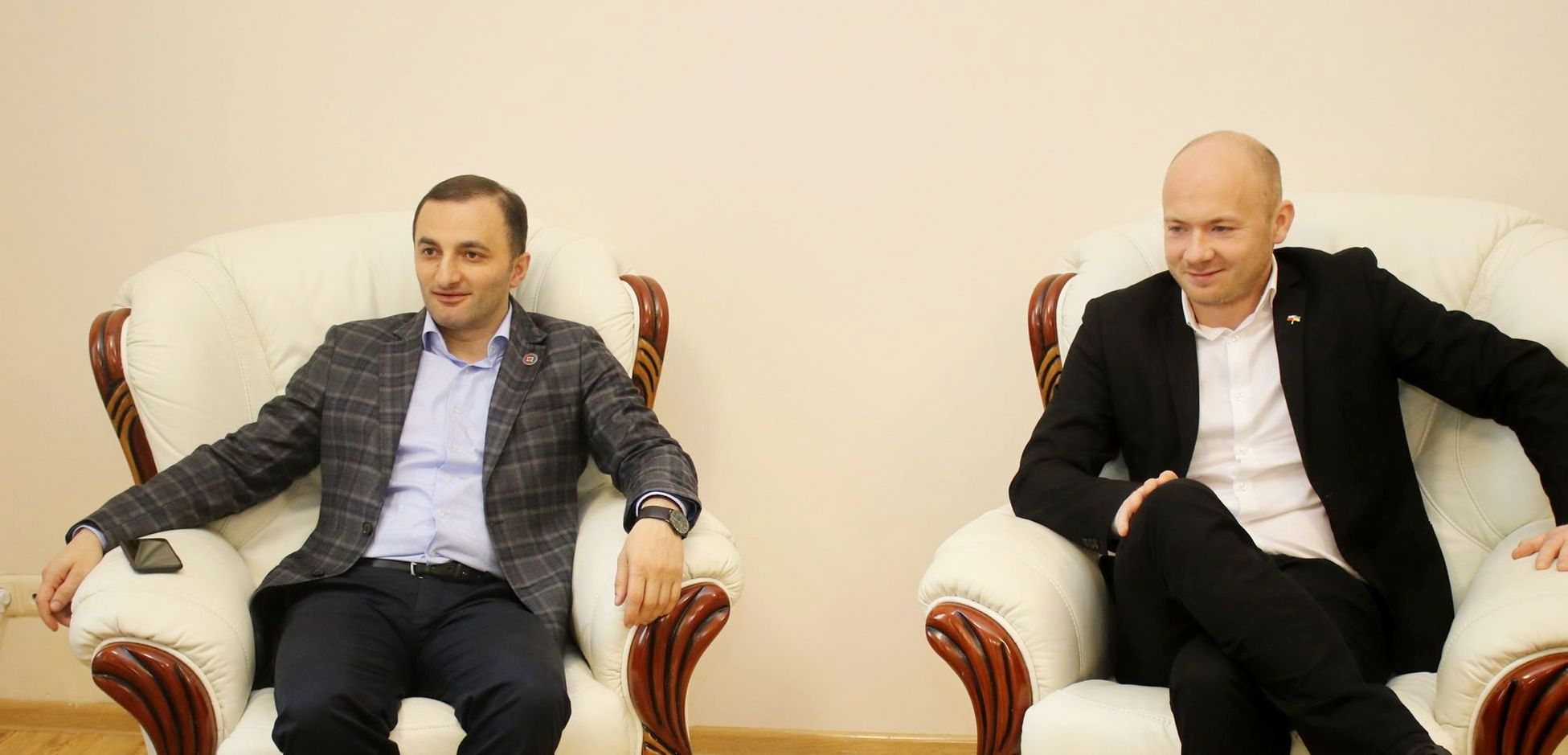 დავით გაბაიძემ ქვემო სილეზიის სავოევოდოს მარშალის ოფისის საერთაშორისო ურთიერთობათა დეპარტამენტის ხელმძღვანელს, კაროლ პშივარას უმასპინძლა