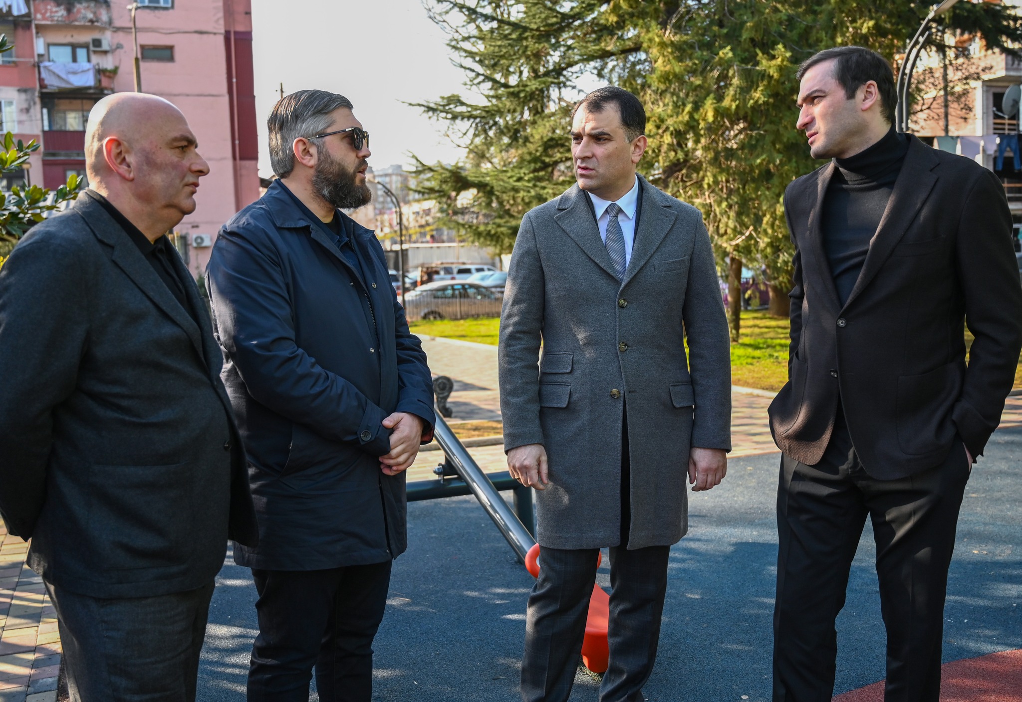 ბათუმში სკვერების, პარკების მოწყობა-რეაბილიტაცია გრძელდება 