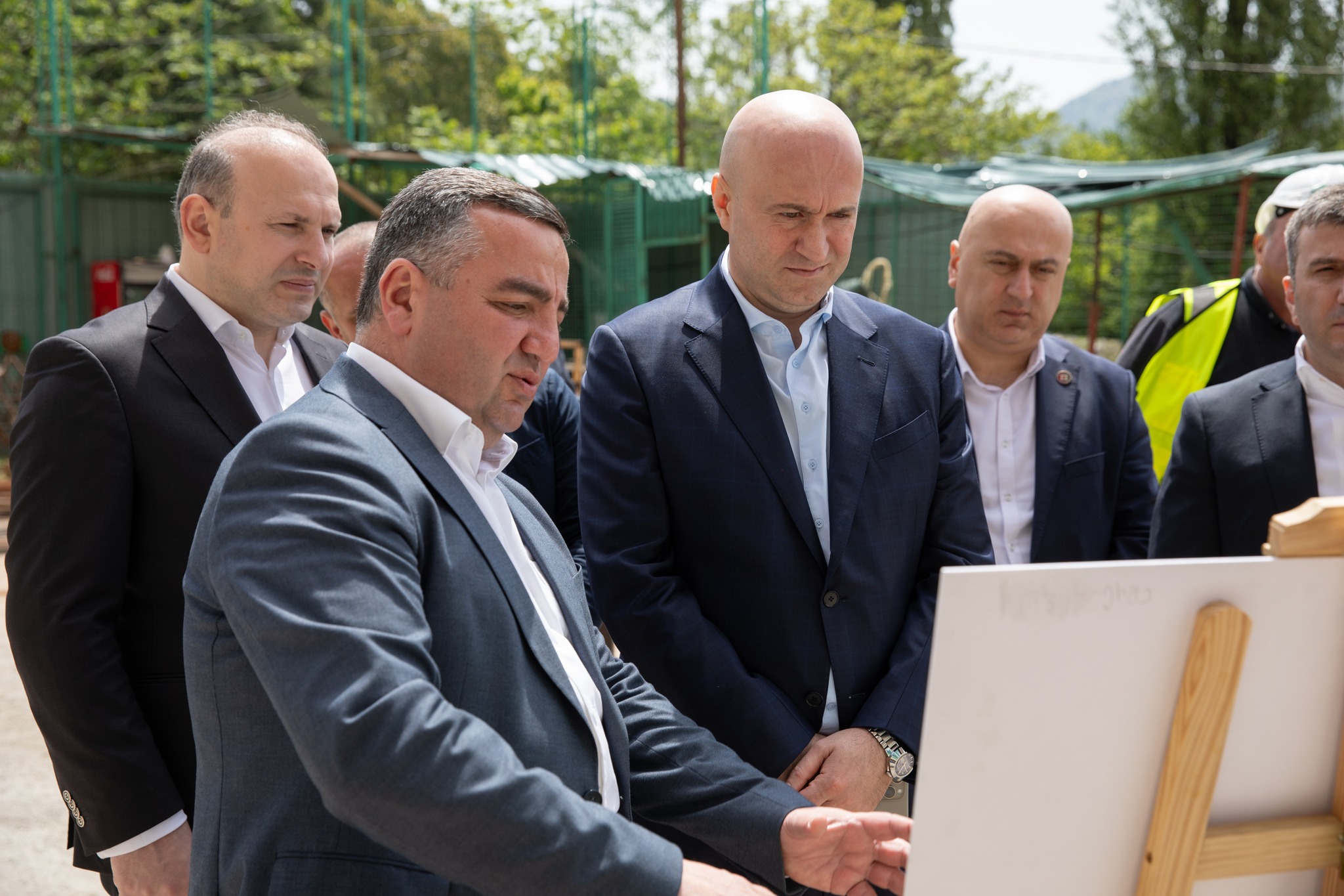 ხელვაჩაურში მნიშვნელოვანი ინფრასტრუქტურული პროექტები ხორციელდება 