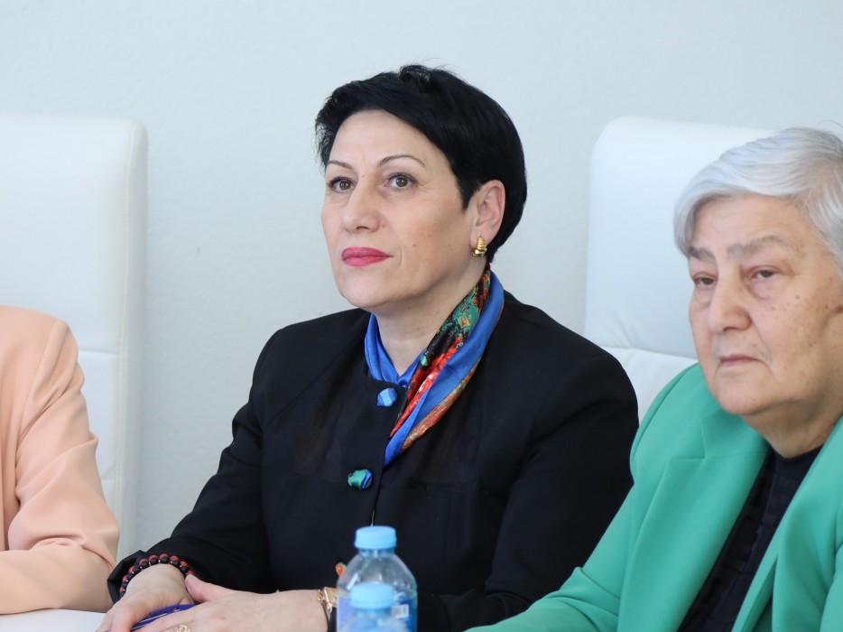 უმაღლესი საბჭოს წევრი დავით ბაციკაძე აჭარის კულტურის სამინისტროში 2026-2029 წლების პრიორიტეტების დოკუმენტის განხილვას   დაესწრო