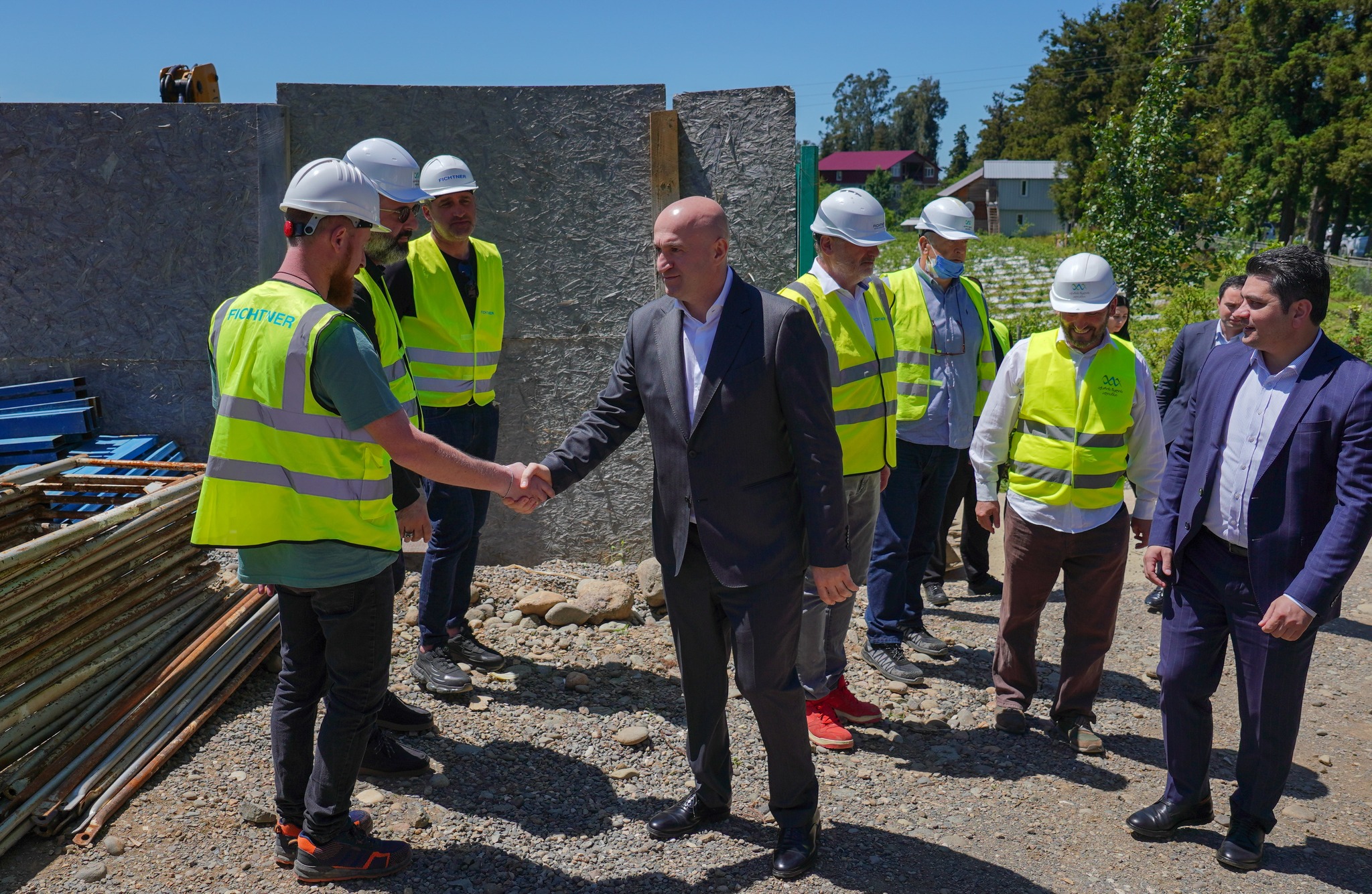 ცოტნე ანანიძე, აჭარის მთავრობის თავმჯდომარე - სულხან თამაზაშვილი, ოჩხამურში, თანამედროვე წყლის რეზერვუარის სამშენებლო სამუშაოებს გაეცნენ