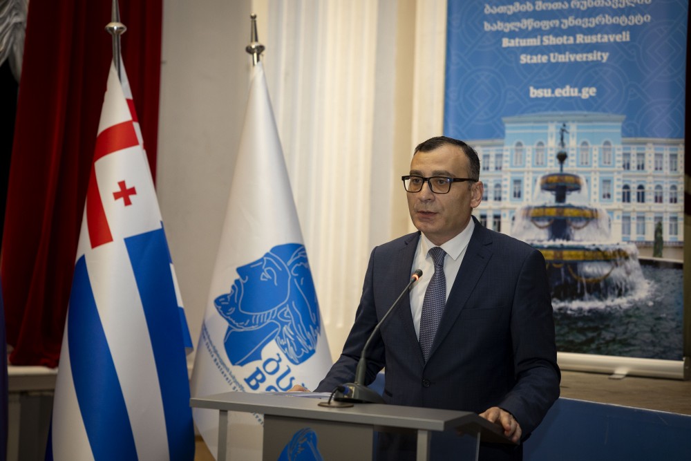 დავით გაბაიძე ბათუმის სახელმწიფო უნივერსიტეტში გამართულ სამეცნიერო ღონისძიებას დაესწრო