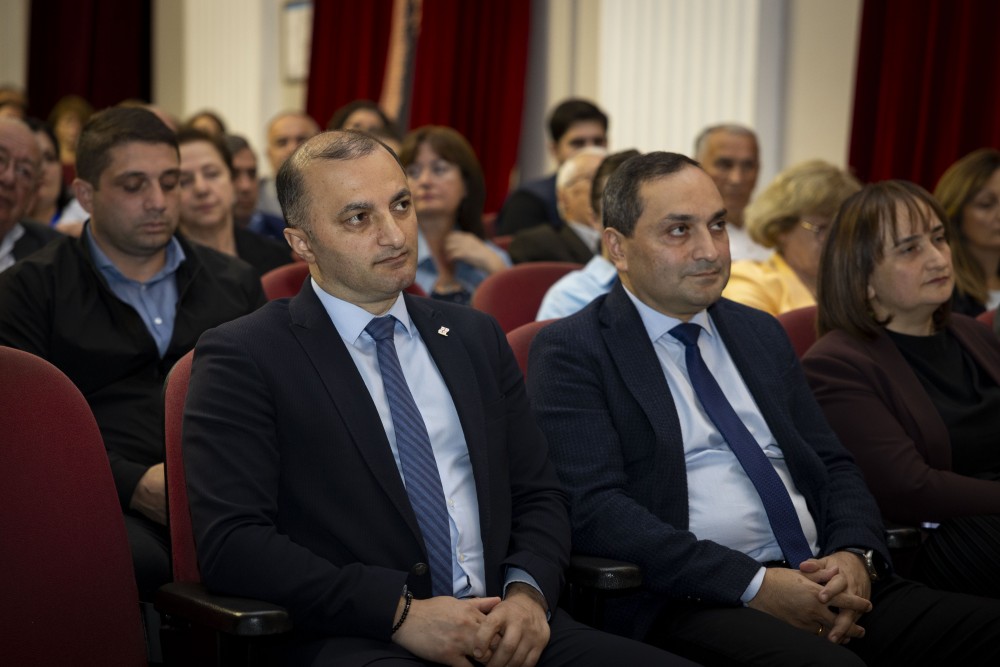 დავით გაბაიძე ბათუმის სახელმწიფო უნივერსიტეტში გამართულ სამეცნიერო ღონისძიებას დაესწრო