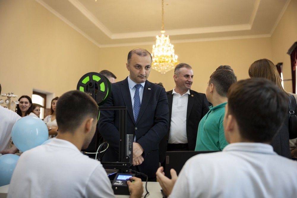 დავით გაბაიძე ბათუმის სახელმწიფო უნივერსიტეტში გამართულ სამეცნიერო ღონისძიებას დაესწრო