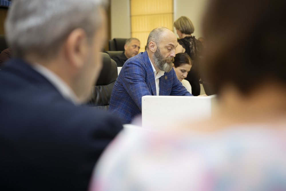 აჭარის უმაღლესმა საბჭომ ნინო ჩხეტიასა და არჩილ სამნიძის უფლებამოსილება ცნო