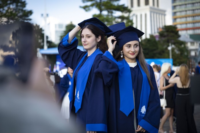 ბათუმის სახელმწიფო უნივერსიტეტში კურსდამთავრებულთა გაცილების 88-ე საზეიმო ცერემონია გაიმართა