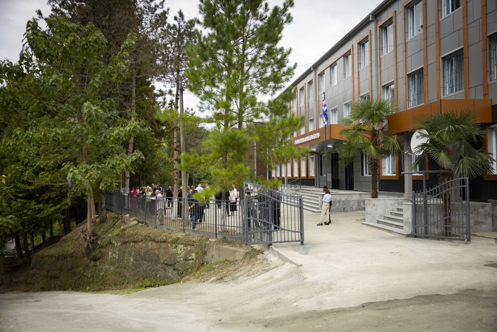 ჯიხანჯურსა და აჭყვისთავში სკოლების სრული რეაბილიტაცია დასრულდა, სოფელ გვარას კი ახალი საბავშვო ბაღი შეემატა