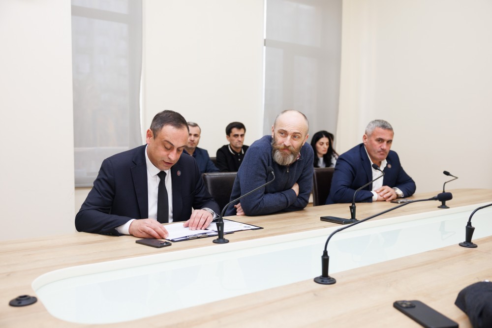 აჭარის უმაღლეს საბჭოში 6 წევრისთვის სადეპუტატო უფლებამოსილების ვადამდე შეწყვეტას, ხვალ, რიგგარეშე სესიის პლენარულ სხდომაზე ეყრება კენჭი