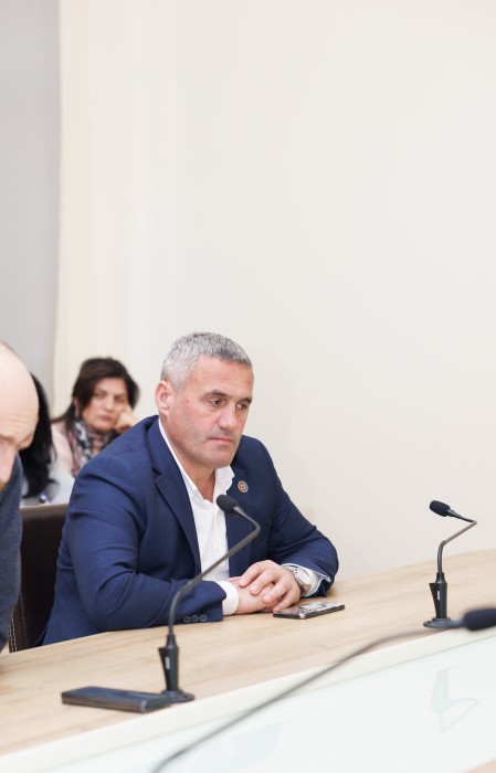 აჭარის უმაღლეს საბჭოში 6 წევრისთვის სადეპუტატო უფლებამოსილების ვადამდე შეწყვეტას, ხვალ, რიგგარეშე სესიის პლენარულ სხდომაზე ეყრება კენჭი