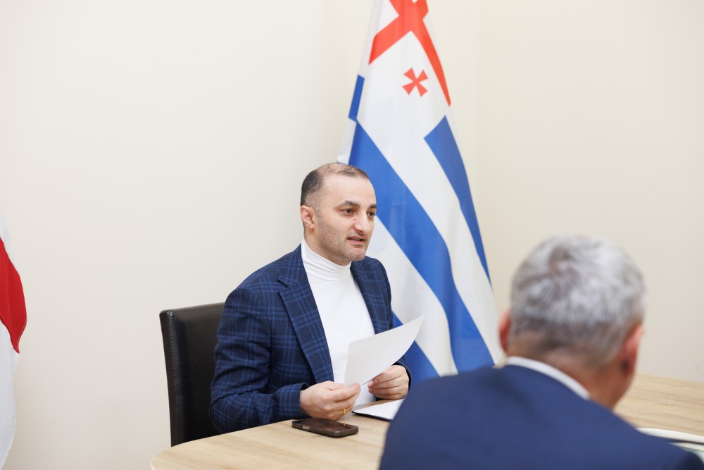 აჭარის უმაღლეს საბჭოში 6 წევრისთვის სადეპუტატო უფლებამოსილების ვადამდე შეწყვეტას, ხვალ, რიგგარეშე სესიის პლენარულ სხდომაზე ეყრება კენჭი