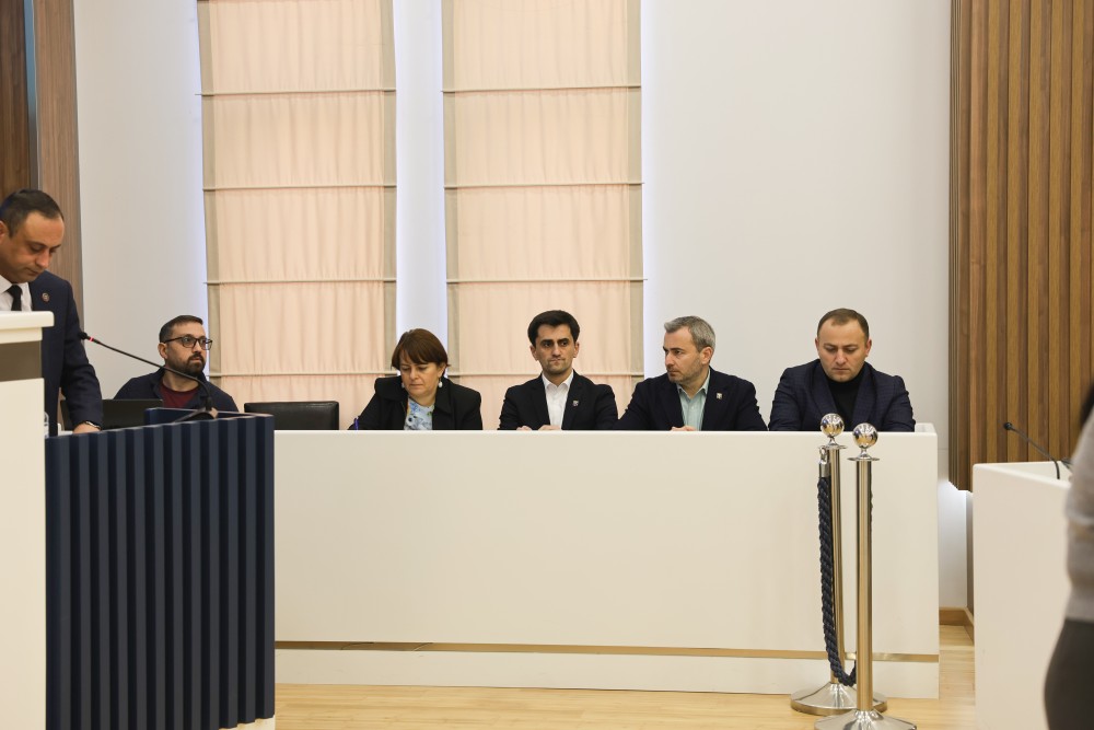 აჭარის უმაღლეს საბჭოში 6 დეპუტატს უფლებამოსილება ვადამდე შეუწყდა