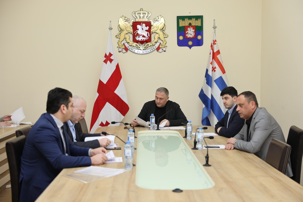 საფინანსო-საბიუჯეტო და ეკონომიკურ საკითხთა კომიტეტის სხდომაზე 2025 წლის კორექტირებული რესპუბლიკური ბიუჯეტი განიხილეს