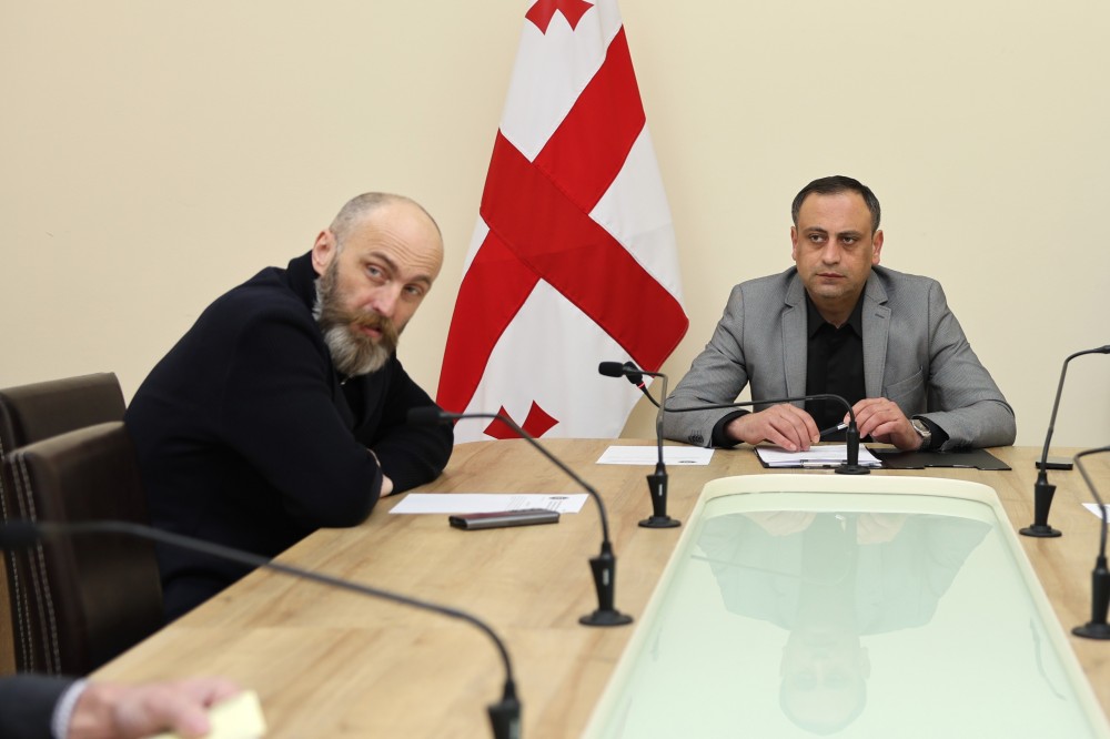 საკონსტიტუციო, იურიდიულ და საპროცედურო საკითხთა კომიტეტის სხდომაზე უსკო წევრობის კანდიდატებს მოუსმინეს