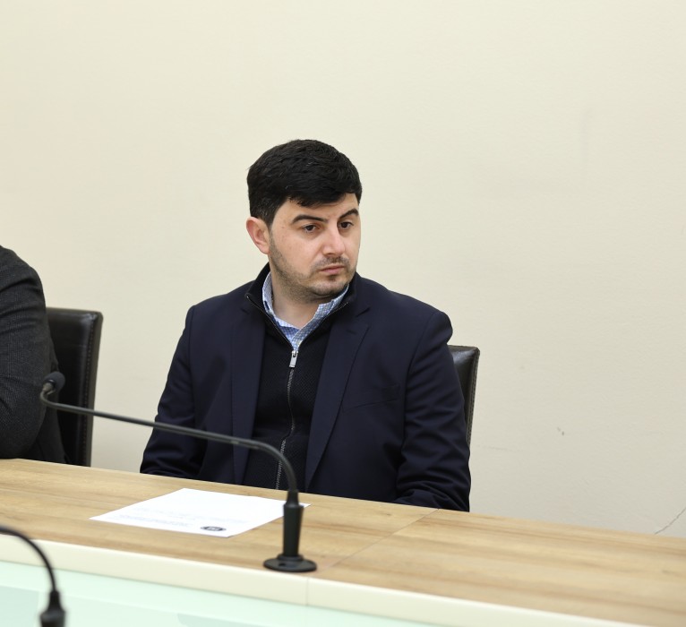 საკონსტიტუციო, იურიდიულ და საპროცედურო საკითხთა კომიტეტის სხდომაზე უსკო წევრობის კანდიდატებს მოუსმინეს