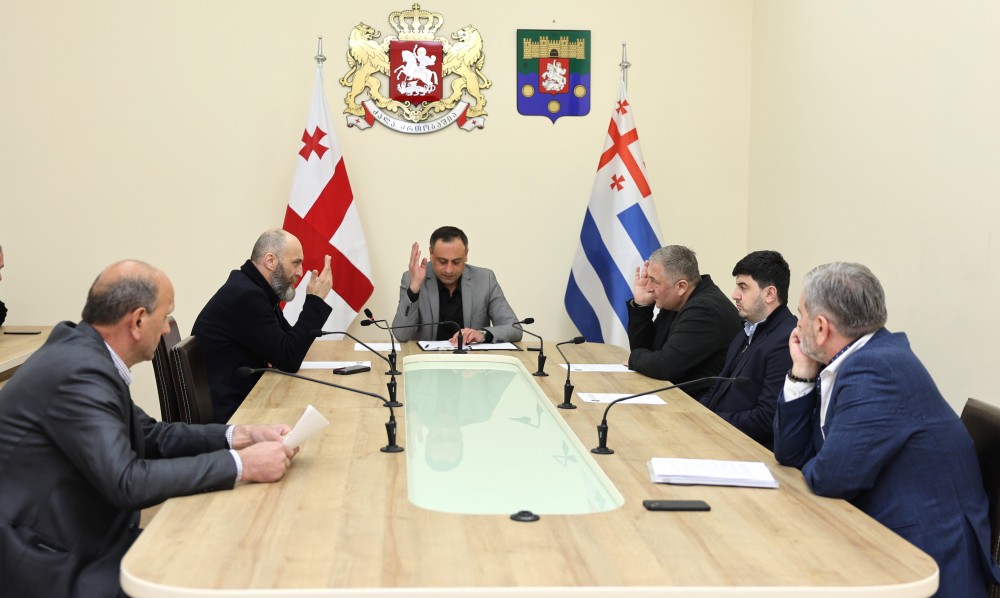 საკონსტიტუციო, იურიდიულ და საპროცედურო საკითხთა კომიტეტის სხდომაზე უსკო წევრობის კანდიდატებს მოუსმინეს