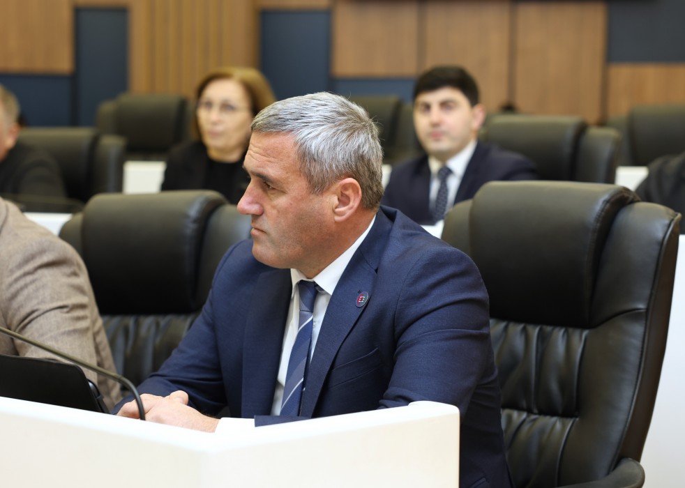 უმაღლეს საბჭოში საგაზაფხულო სესია გაიხსნა