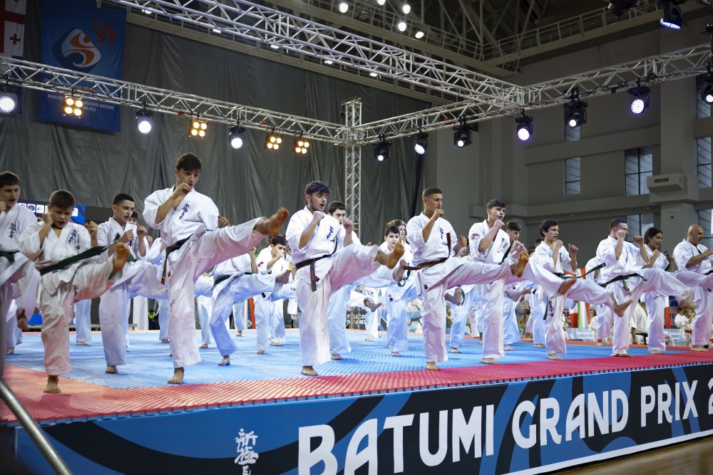 ბათუმში დასრულდა საერთაშორისო ტურნირი კონტაქტურ კარატეში 