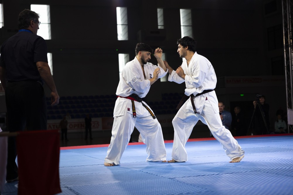 ბათუმში დასრულდა საერთაშორისო ტურნირი კონტაქტურ კარატეში 
