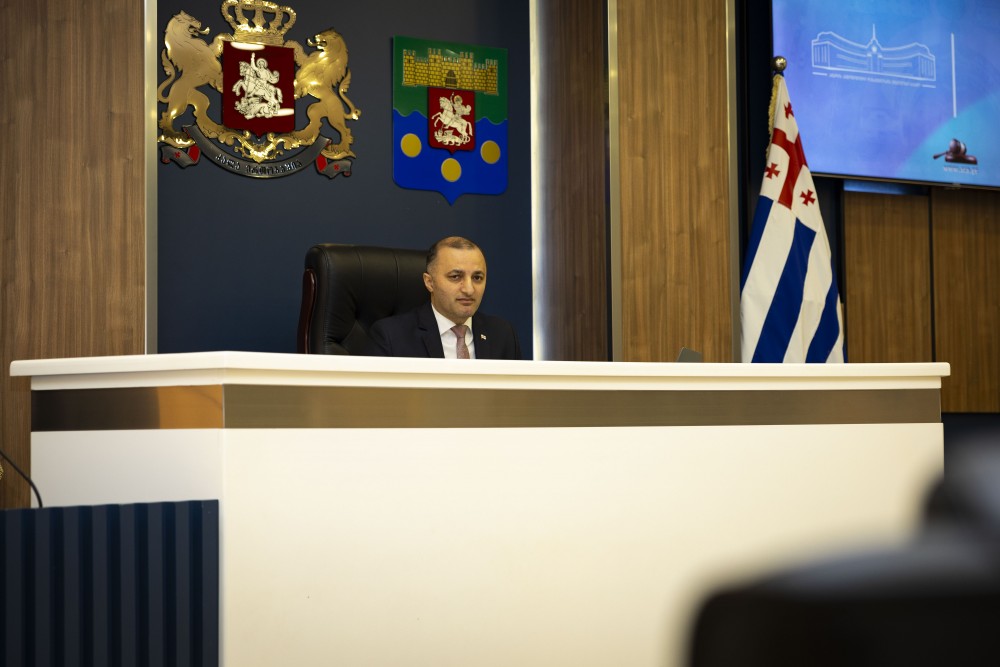 ვახტანგ ბერიძესა და მამუკა თურმანიძეს ვადამდე შეუწყდათ უმაღლესი საბჭოს წევრის უფლებამოსილება