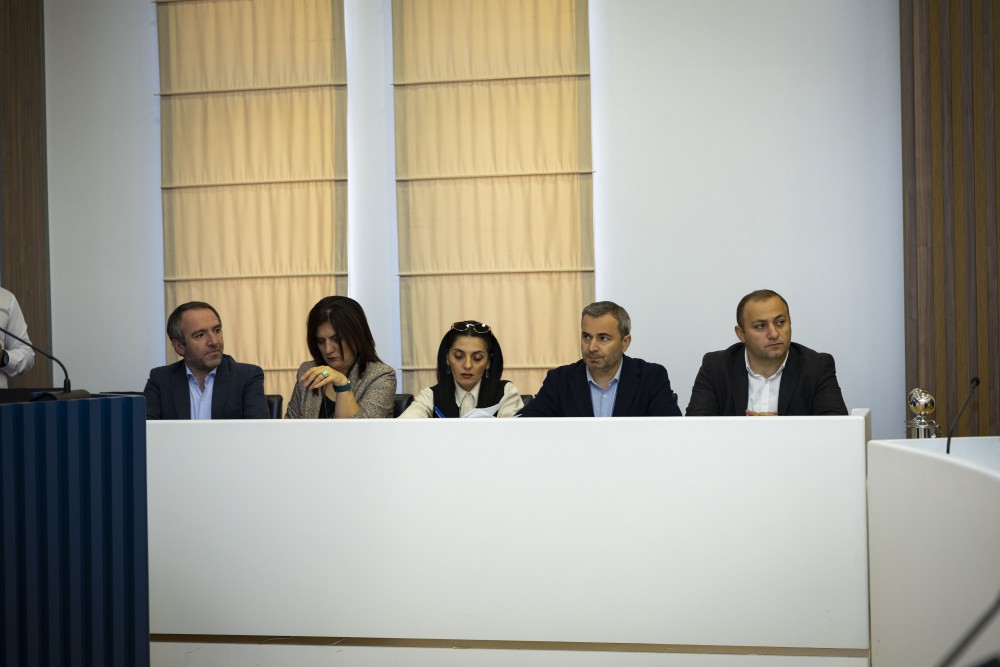 ვახტანგ ბერიძესა და მამუკა თურმანიძეს ვადამდე შეუწყდათ უმაღლესი საბჭოს წევრის უფლებამოსილება