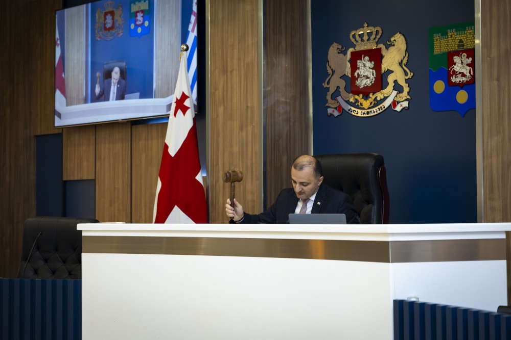 ვახტანგ ბერიძესა და მამუკა თურმანიძეს ვადამდე შეუწყდათ უმაღლესი საბჭოს წევრის უფლებამოსილება