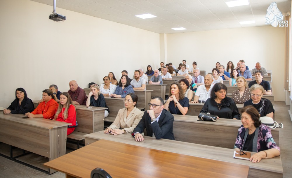 დავით თედორაძე, ბსუ-ს ტექნოლოგიურ ფაკულტეტზე პროფესორ რევაზ სტურუას აუდიტორიის გახსნას დაესწრო
