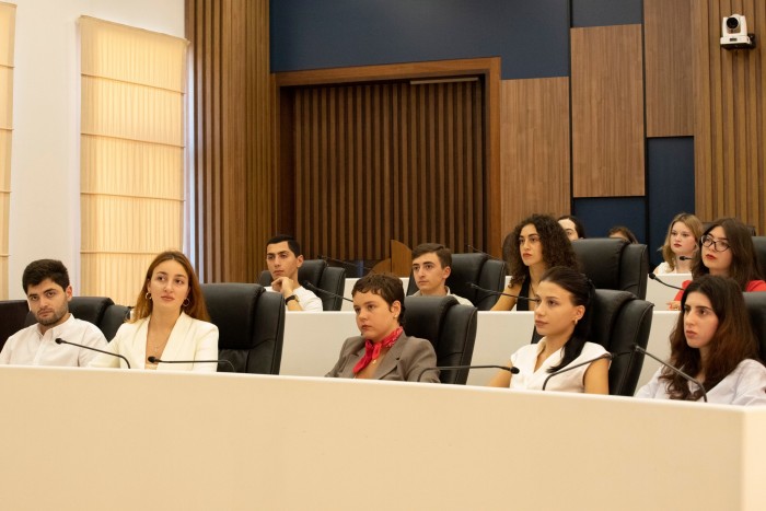 დავით გაბაიძემ ბათუმის შოთა რუსთაველის სახელმწიფო უნივერსიტეტის სტუდენტებს უმასპინძლა