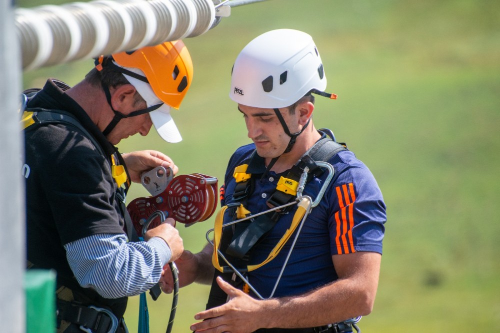ჩირუხში ევროპაში ყველაზე გრძელი, ორზოლიანი ზიპლაინი გაიხსნა