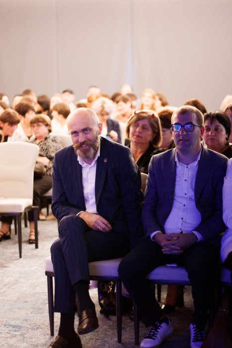 გამარჯვებული პედაგოგების დაჯილდოება