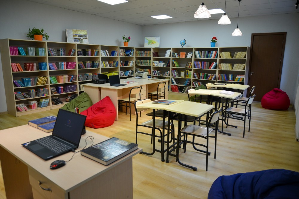  დავით გაბაიძემ მოსწავლეებს განახლებულ სკოლაში სწავლის დაწყება მიულოცა