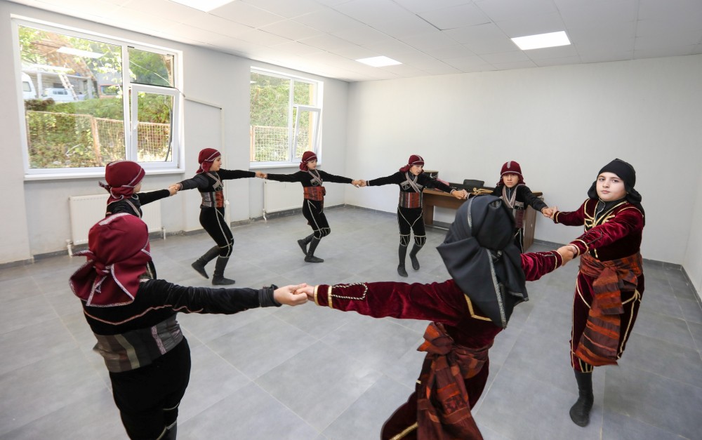  დავით გაბაიძემ მოსწავლეებს განახლებულ სკოლაში სწავლის დაწყება მიულოცა