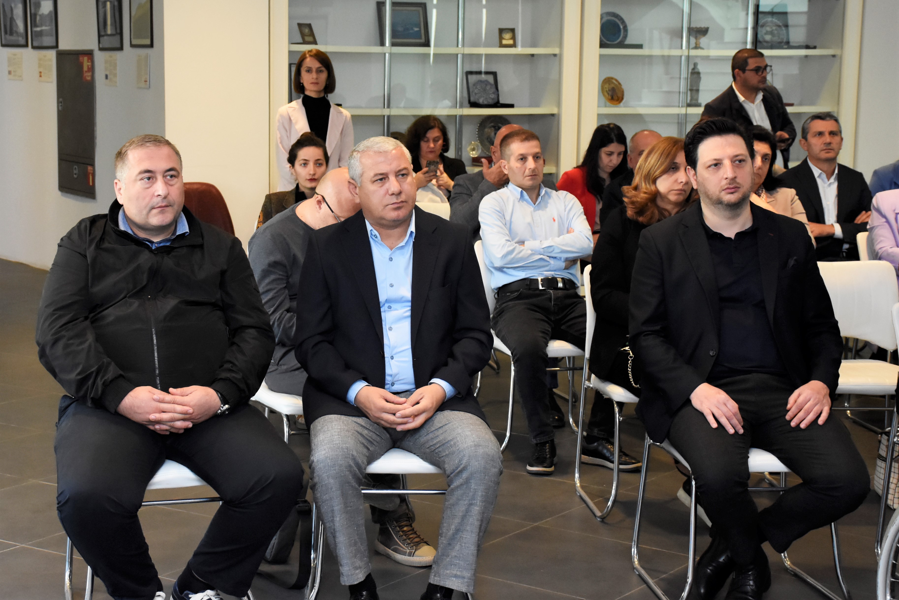 ჯანმრთელობის  დაცვისა  და  სოციალურ საკითხთა და ადამიანის უფლებათა დაცვის საკითხთა კომიტეტების  სამუშაო შეხვედრა