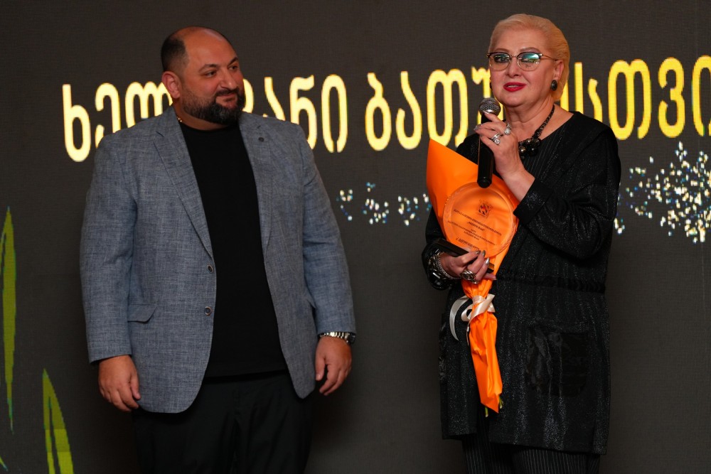 წლის წარმატებულ ხელოვანთა დაჯილდოება ბათუმში