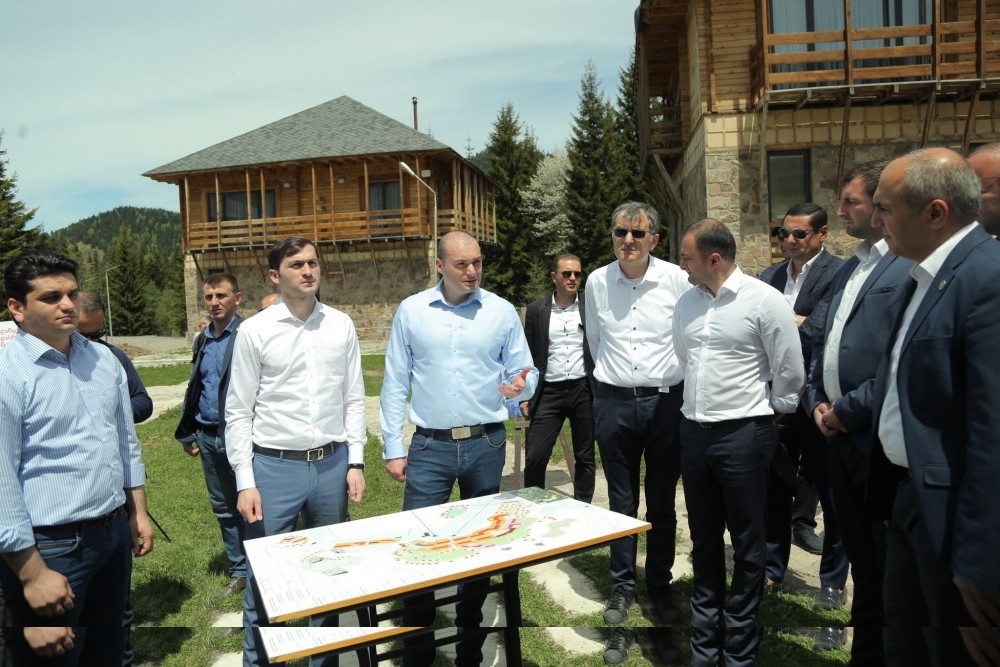 პრემიერ-მინისტრმა  გოდერძზე მიმდინარე სამუშაოები დაათვალიერა