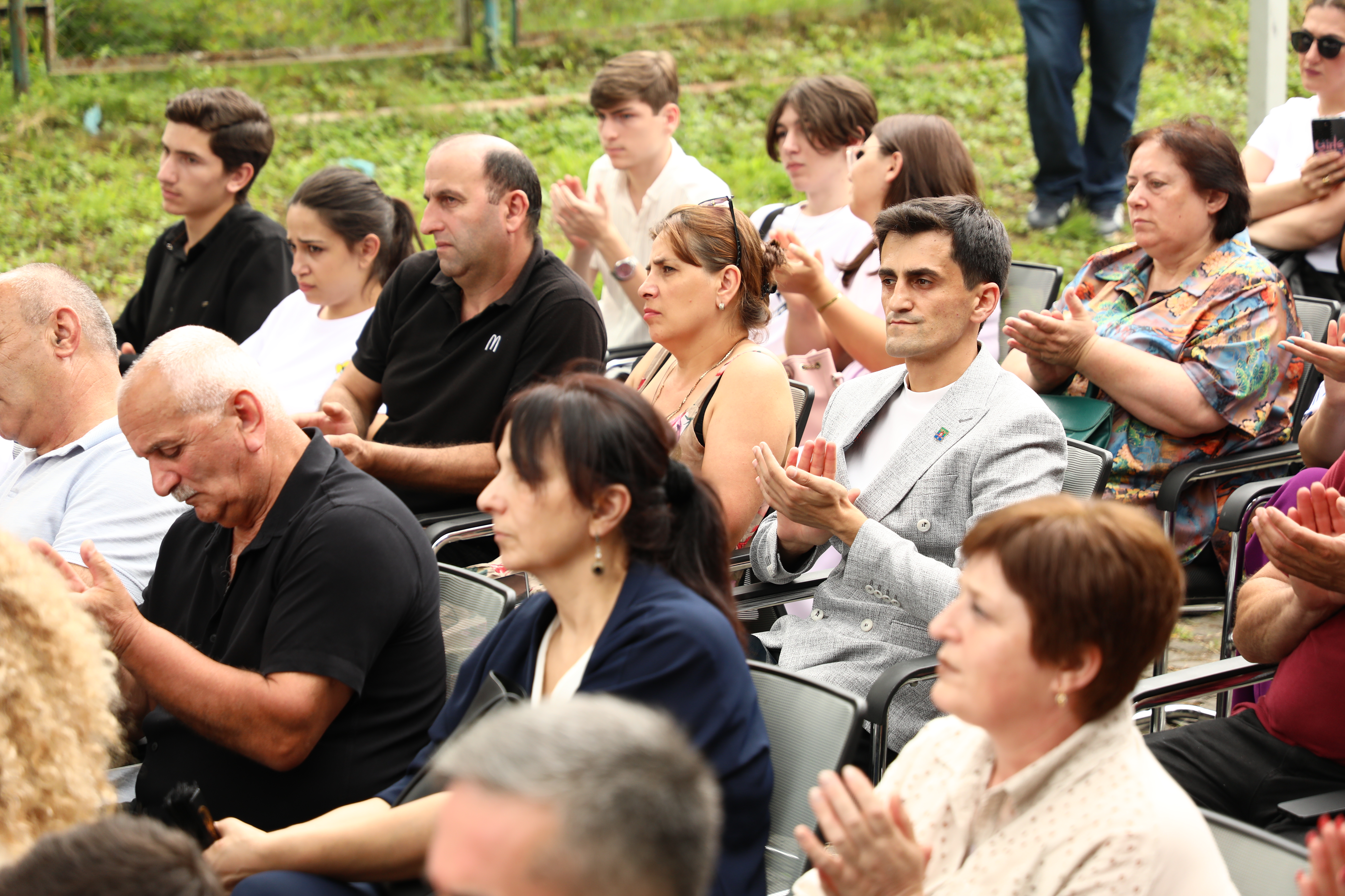 ხელვაჩაურში წარმატებული მოსწავლეები დააჯილდოეს